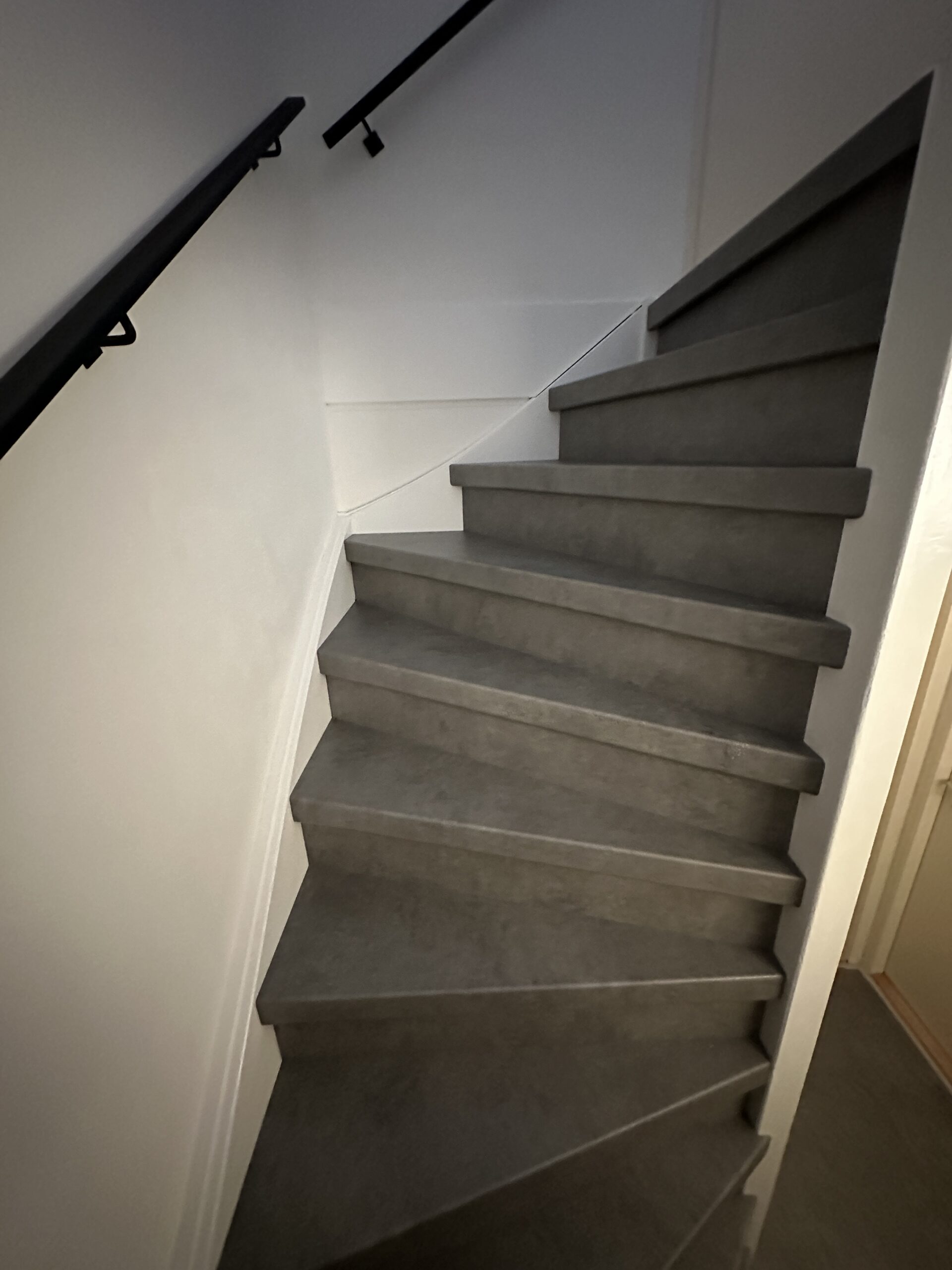 Betonlook traprenovatie Den Haag