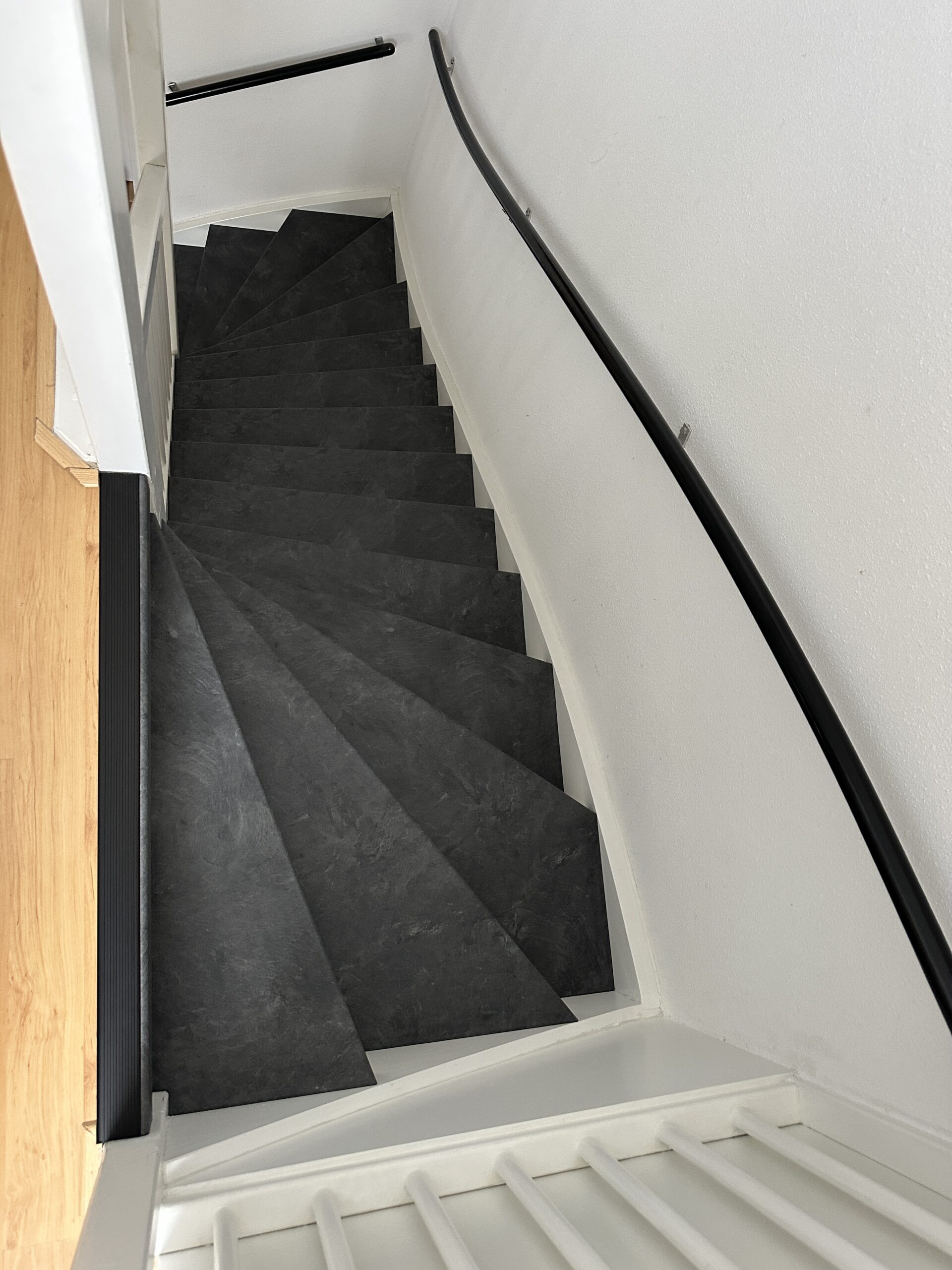 Traprenovatie Zoetermeer steenlook mustang decor