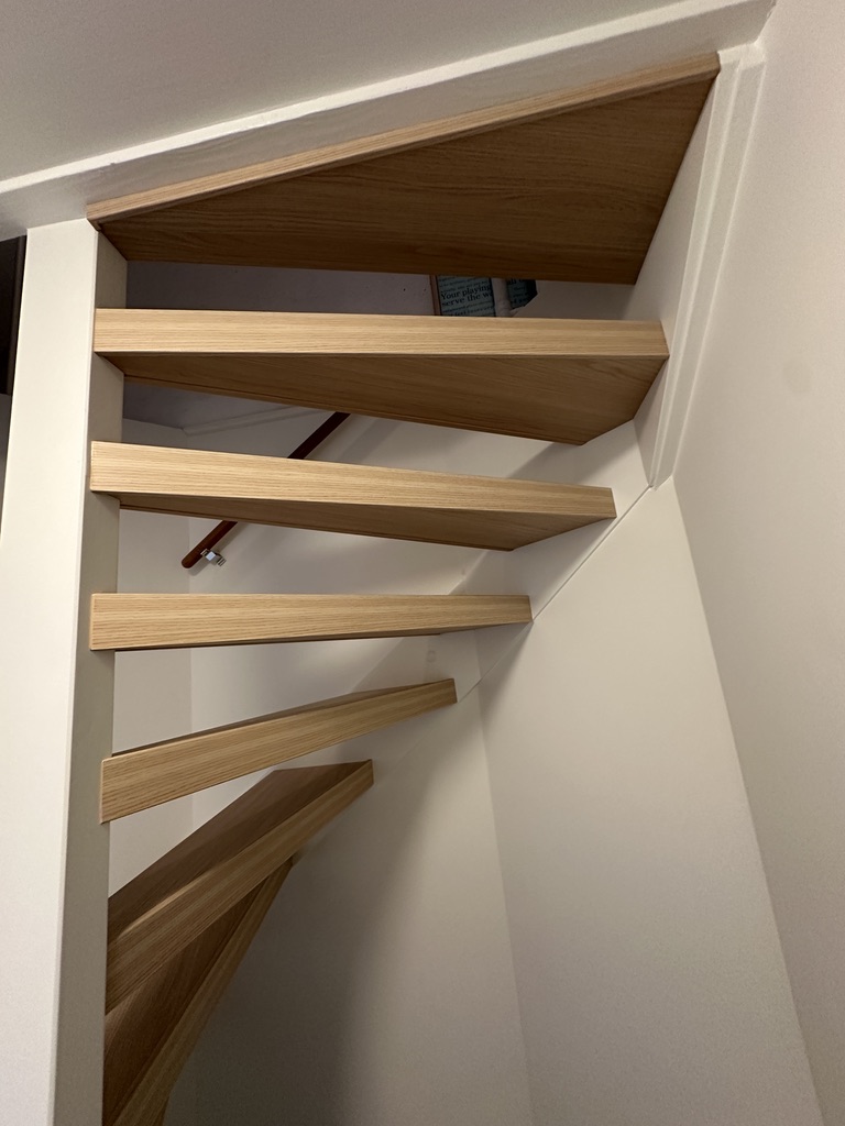 Traprenovatie Wassenaar eiken houtlook decor