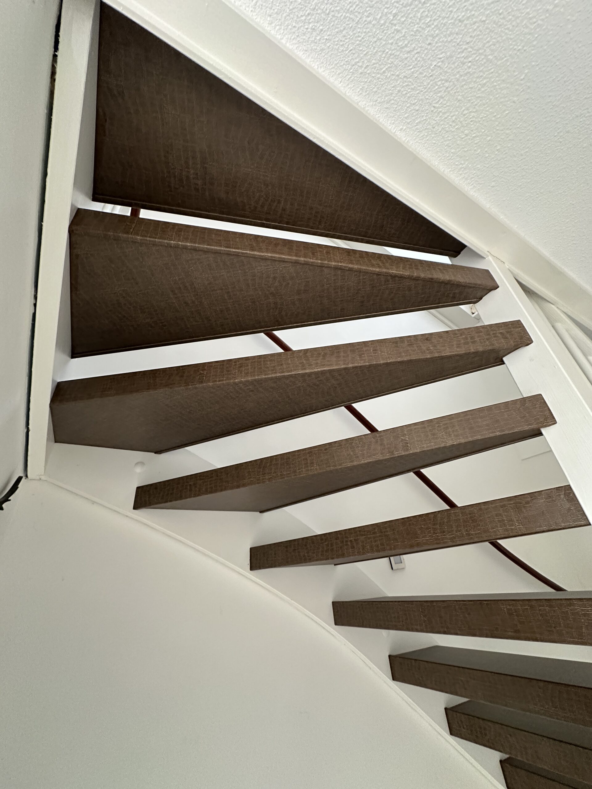 Traprenovatie Alphen aan den Rijn Lederlook decor