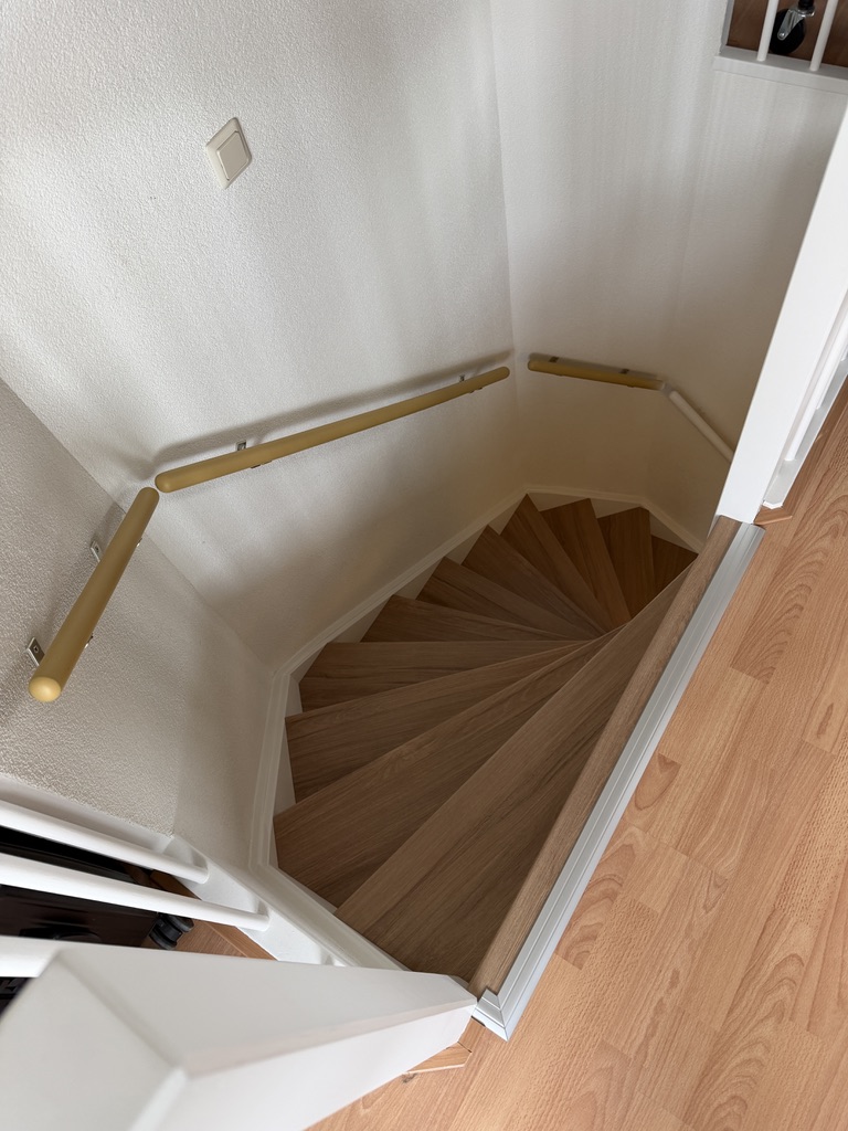 A5E47F6B-DA62-46E8-85DE-F28CCFBF4EF5_1_105_c