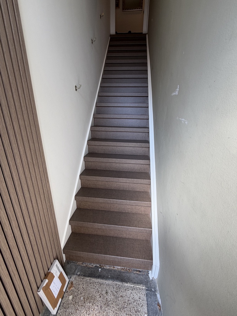 Traprenovatie lederlook decor Voorburg