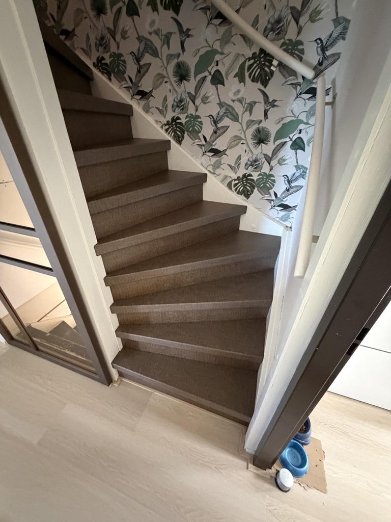 Traprenovatie lederlook decor Zoetermeer