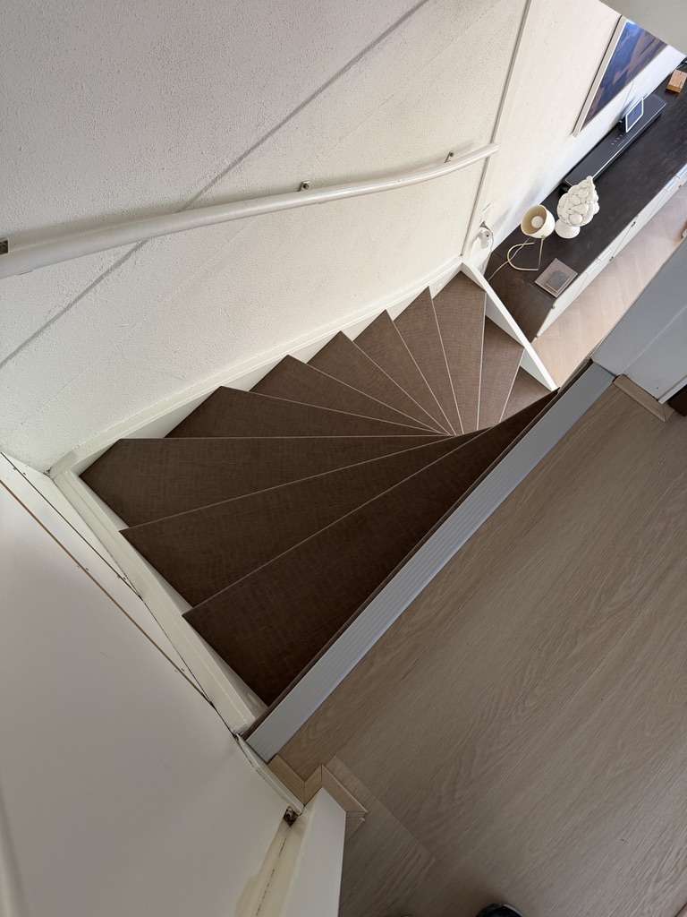 Traprenovatie lederlook decor Zoetermeer