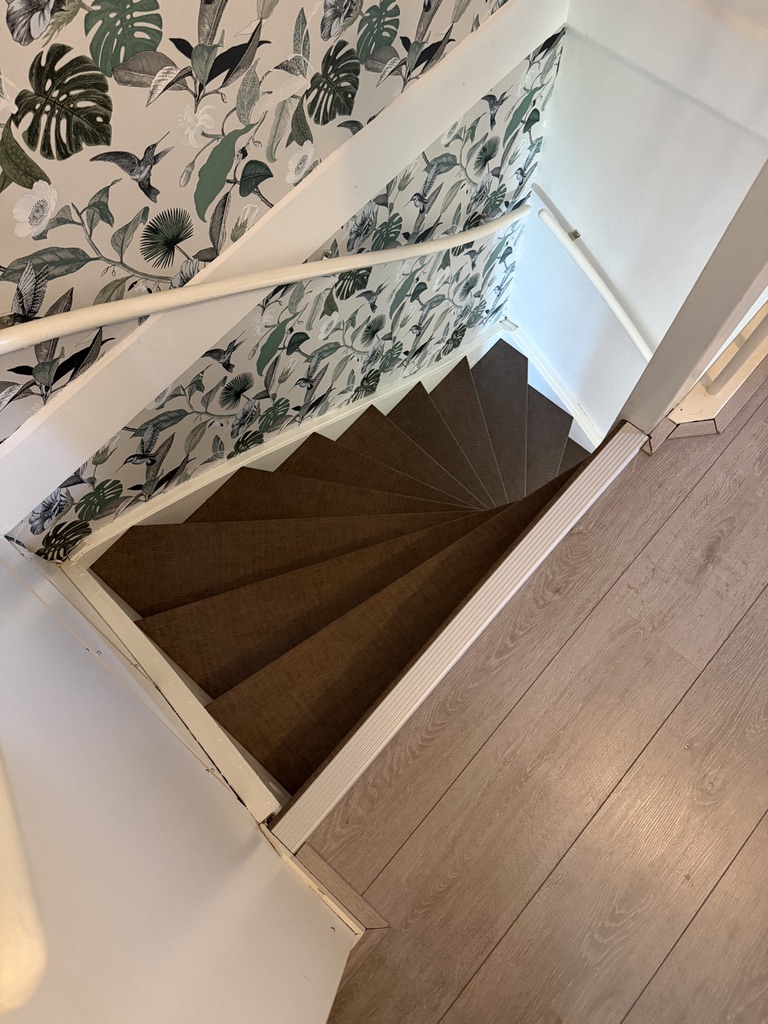 Traprenovatie lederlook decor Zoetermeer